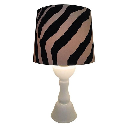 Lámpara vintage con base de cristal blanco de Ingo Maurer para Design M, Alemania, 1960