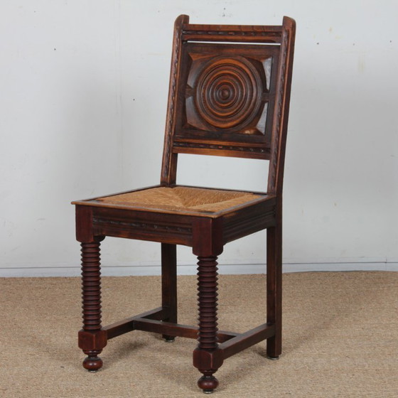 Image 1 of Juego de 6 sillas de madera maciza con asiento de paja, fabricación francesa, 1940.