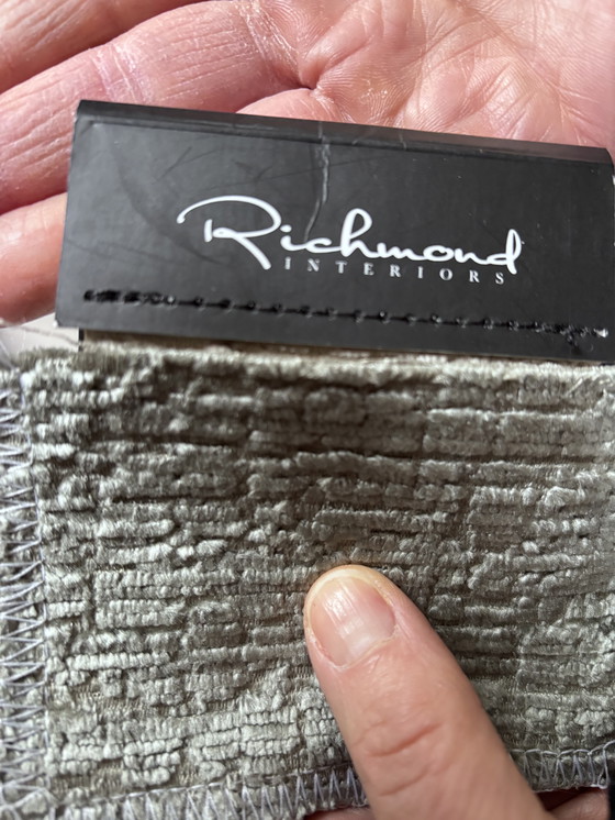 Image 1 of richmond hill park corner NIEUW