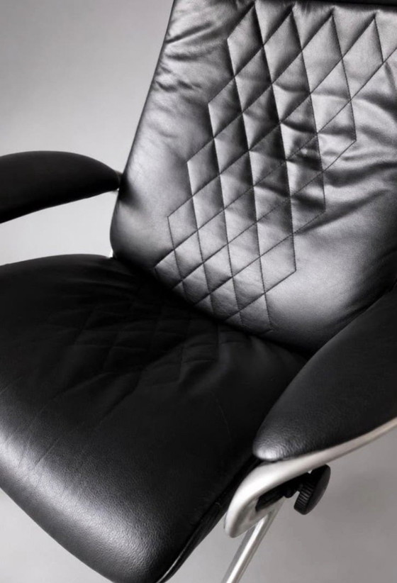 Image 1 of Stressless James loungestoel met voetenbank, zwart leer