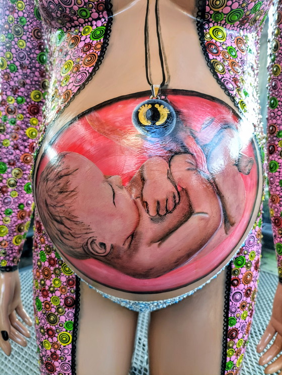 Image 1 of Unique artwork – Hand-painted pregnant torso

Title: “New Life”