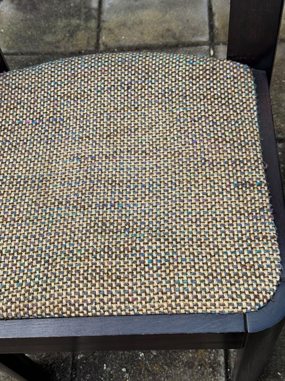 Paar brutalistische Esszimmerstühle – Textile, Wood (photo 4 of 8)