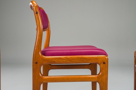 Image 1 of Juego de 4 sillas de comedor de teca de mediados de siglo de Johannes Andersen para Uldum