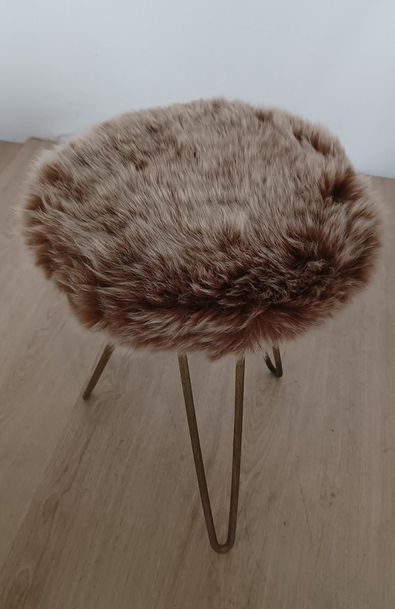 Long-haired Fifties Stool – Metal, Textile (photo 4 of 7)