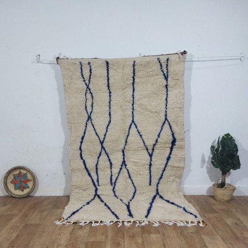 Minimalistischer blauer Berberteppich | 240 × 145 cm