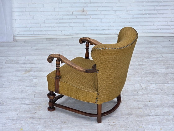 Image 1 of Deense fauteuil uit de jaren 60, originele groene meubelwol, gesneden eikenhout