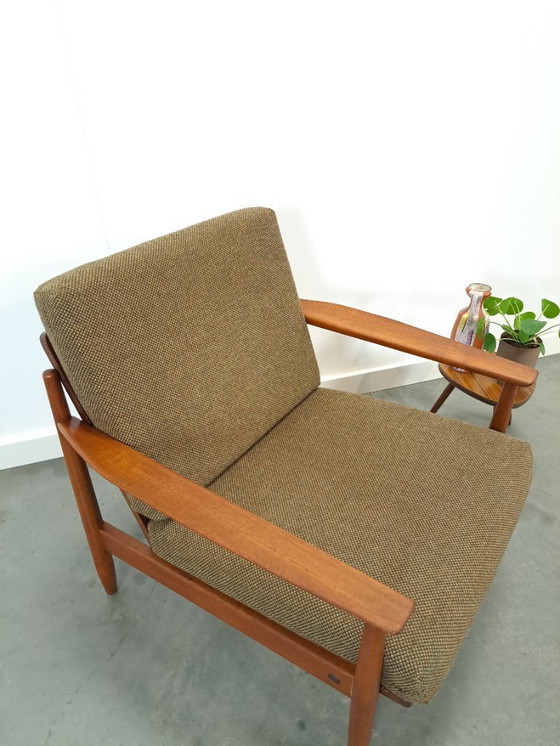 Image 1 of Skandinavischer Sessel aus Teakholz mit braunen Stoffpolstern, Stuhl 1