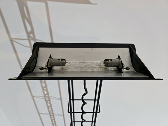 Lampada da terra alogena postmoderna vintage (Anni '80) - Stile italiano – Lampade da terra, Metallo (photo 10 of 12)