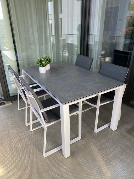 Lounge table with 4 chairs