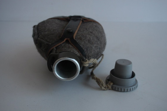 Image 1 of Bottiglia dell'esercito retrò ČSLA, 1980 circa