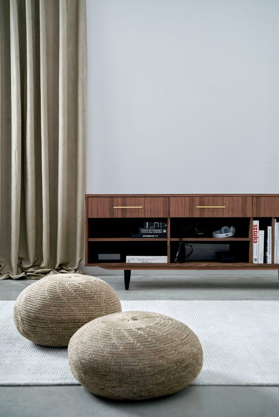 Image 1 of Cómoda giratoria de nogal O-S07 con tres cajones