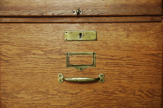 Image 1 of Mobiletto portadocumenti vintage industriale in rovere inglese con cassetti, anni '20