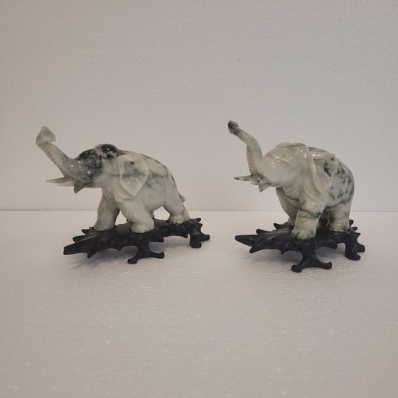 Image 1 of Pair of elephant paperweights, veined marble, 80’s - France
