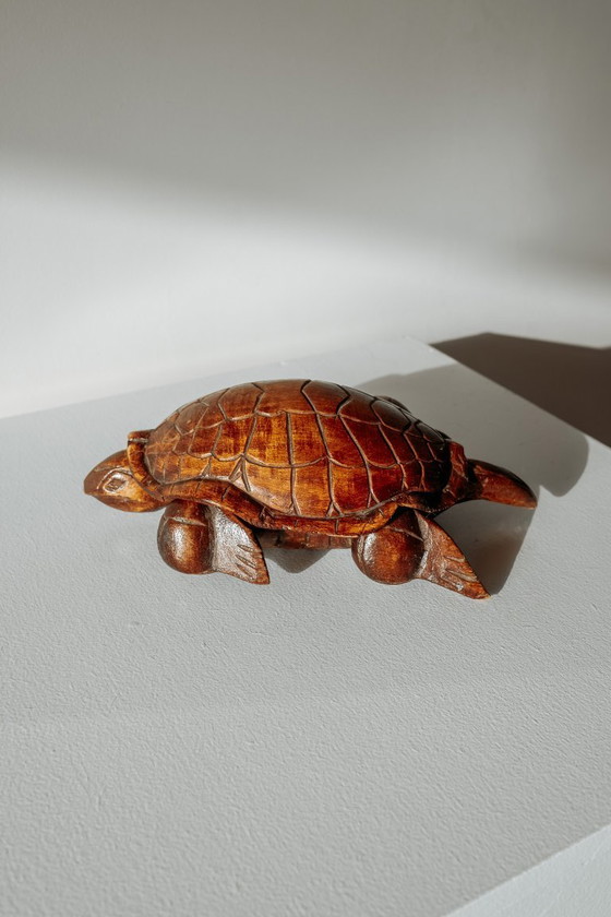 Image 1 of Handgefertigte Schmuckschatulle aus Holz in Form einer Schildkröte