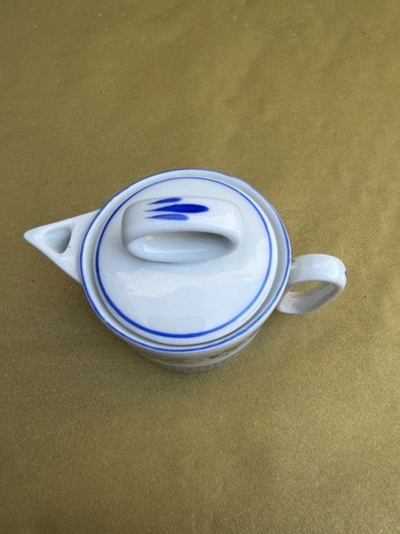 Image 1 of F.Limoge antieke vintage porseleinen theepot van de bekende Franse fabrikant F. Legrand & Cie uit Limoges