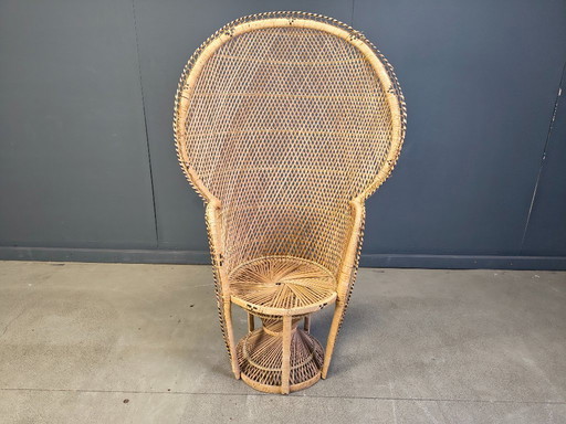 Sedia vintage in vimini a forma di pavone, anni '70