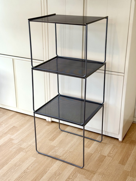 Image 1 of Ensemble de 3 tables gigognes vintage postmodernes en acier perforé, années 1980