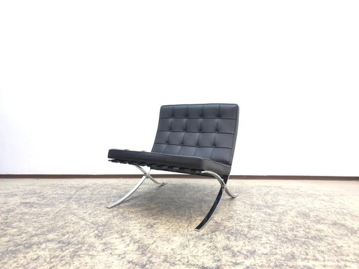 Ludwig Mies van der Rohe - Sofa - Barcelona Chair