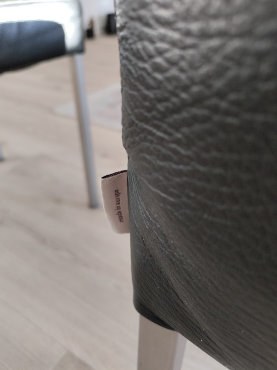 Image 1 of Exclusive Bert Plantagie dining set: Walnut top and 4 James chairs