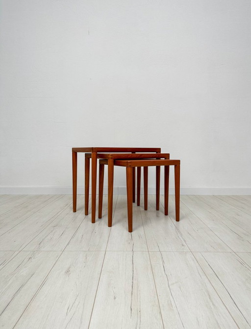 Set de 3 tables gigognes danoises en teck des années 1960 par H.W. Klein pour Bramin
