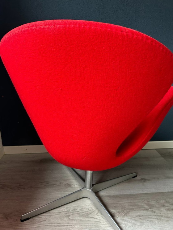 Image 1 of Fritz Hansen Swan Chair Rood