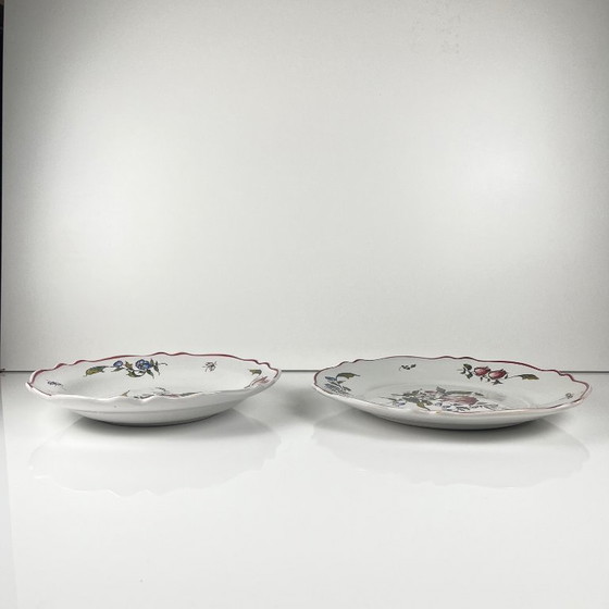 Image 1 of Set di 2 piatti in ceramica dipinti a mano con motivi floreali