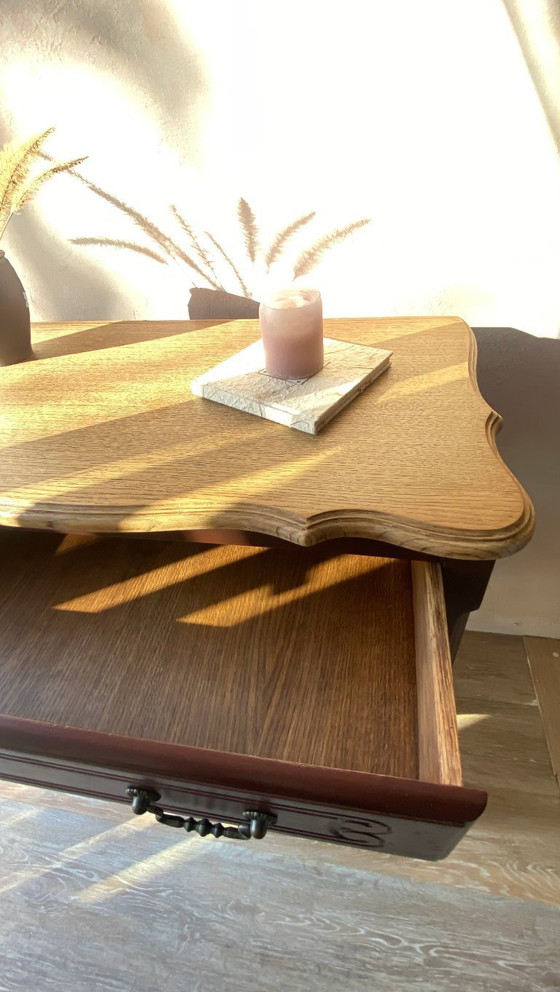 Image 1 of Gerestaureerde ladekast in Louis XV-stijl - met een blad van natuurlijk hout en een diepe beits.