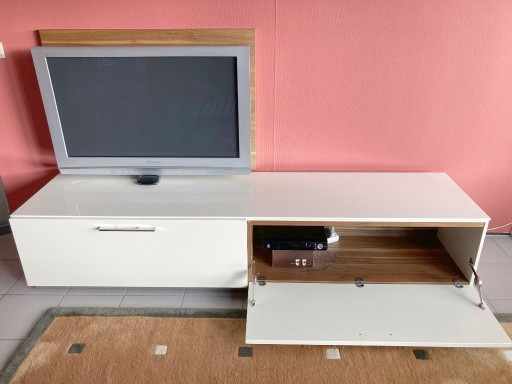 Hülsta Lilac hoogglans creme TV meubel in goede staat