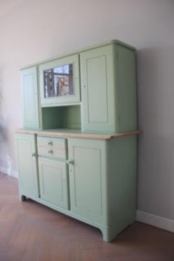 Image 1 of Gran aparador/vitrina de madera - Verde salvia