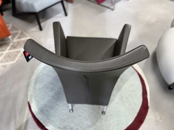 Image 1 of Afficher le modèle Montis Windy Armchair Brown Highland Leather