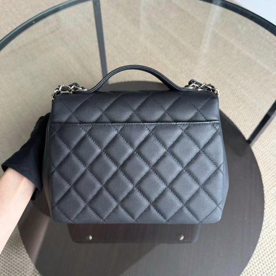 Image 1 of Chanel Business Affinity - Caviar acolchado negro con herrajes dorados