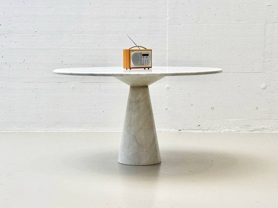 Image 1 of Tavolo rotondo in marmo di Carrara di Carlo Scarpa per Cattelan Italia, anni '70