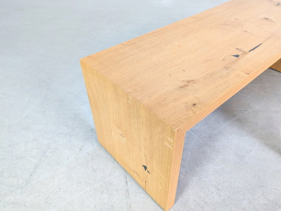 Image 1 of Set van 2 Koinor bijzettafels/bankjes, eikenhouten balk, Bewerken Vrije Beweging