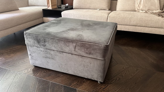 Image 1 of Poef Grijze Velvet Slaaphocker