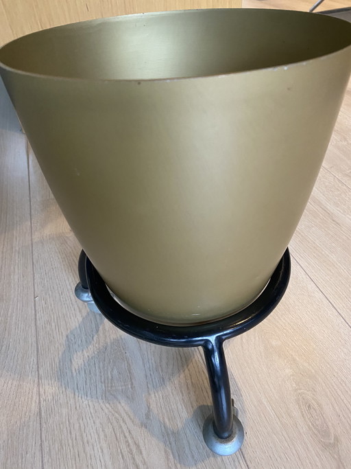 Rob Eckhardt Bullit trash can on wheels