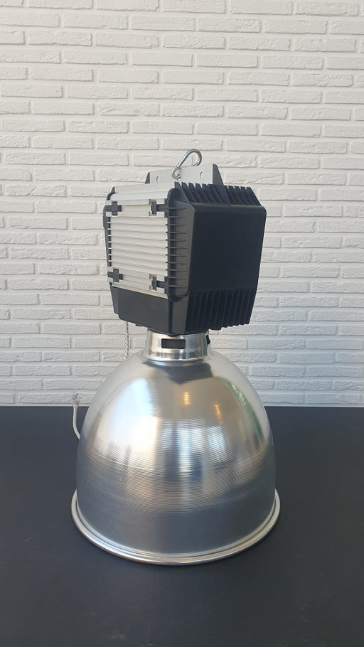 10 lámparas vintage industriales Thorn Viking