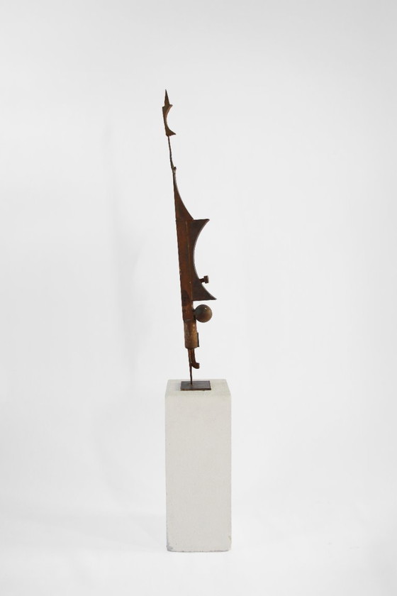 Image 1 of Escultura abstracta de hierro soldado del artista austriaco Edwin Neyer, firmada E.N. y fechada en 1973.