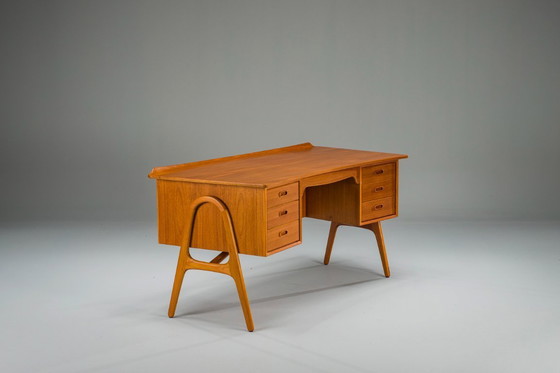 Image 1 of Mid Century Dänischer Teakholz-Schreibtisch von Svend Åge Madsen für Sigurd Hansen, 1950er Jahre