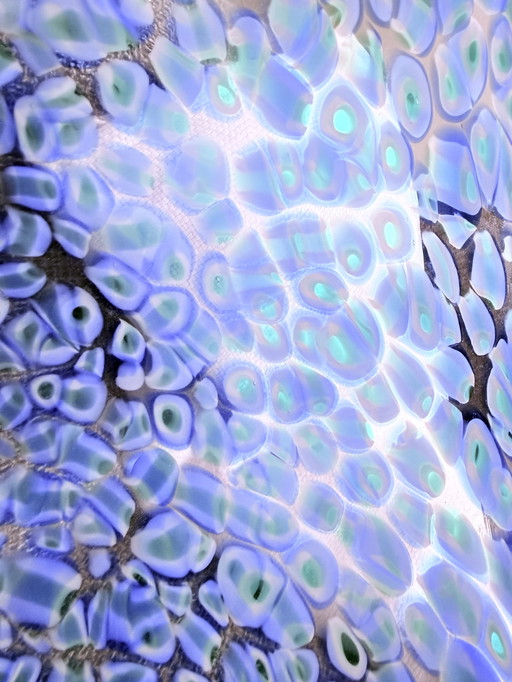 Lampada da soffitto di Gae Aulenti della serie "Neverrino". Produzione Vistosi, Murano, anni '70.