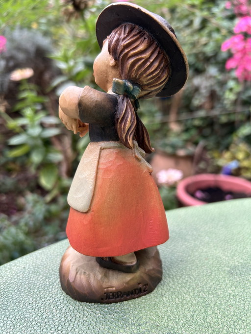 ANRI Statuette - The Gift - little girl offering her heart