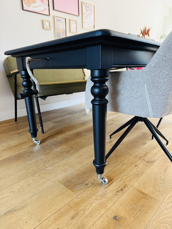 Image 1 of Eichholtz coulissen tafel (mat zwart)