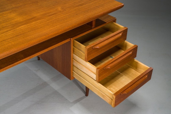 Image 1 of Escritorio modelo RT200 en teca, diseñado por Heinrich Riestenpatt, Alemania, década de 1960.