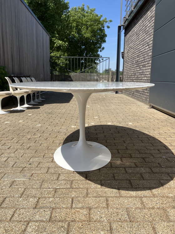 Image 1 of Tavolo ovale Knoll Tulip originale e 6 sedie Knoll Tulip in ottime condizioni!