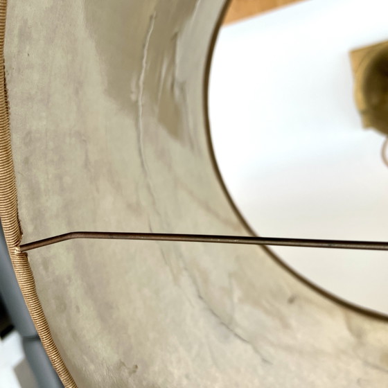 Image 1 of Grande lampada da tavolo classica in ottone con paralume nero – Metà secolo / classicamente elegante