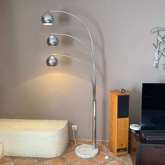 Lampada da terra Muguet. Goffredo Reggiani. 1970. – Lampade da terra, Metallo, Marmo (photo 2 of 8)