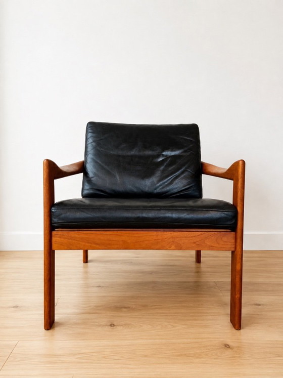 VINTAGE DANISH ILLUM WIKKELSØ TEAK LOUNGE CHAIR MODEL 20 – Armchairs, Leather (photo 3 of 12)