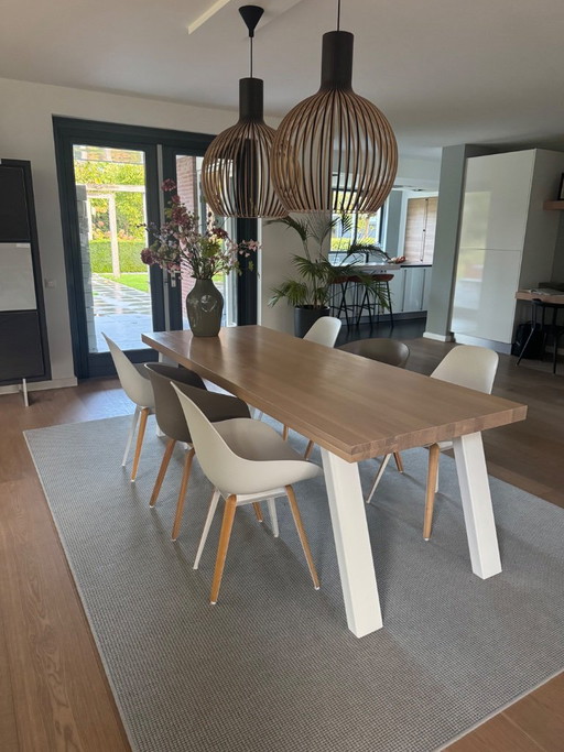 Eettafel (Seuren) en stoelen (2 HAY, 4 Kubikoff)