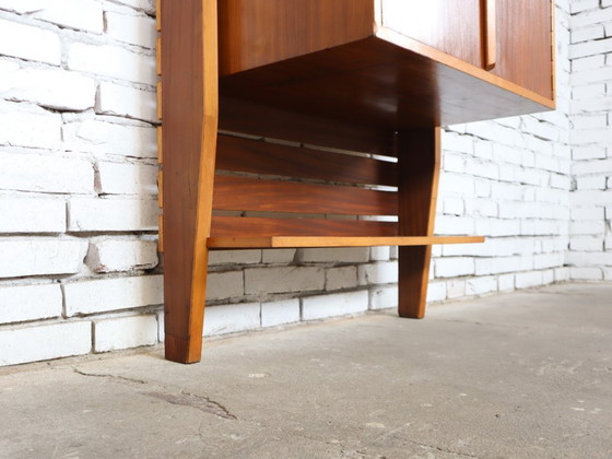 Image 1 of Meuble mural italien en teck des années 1950, allant du sol au plafond