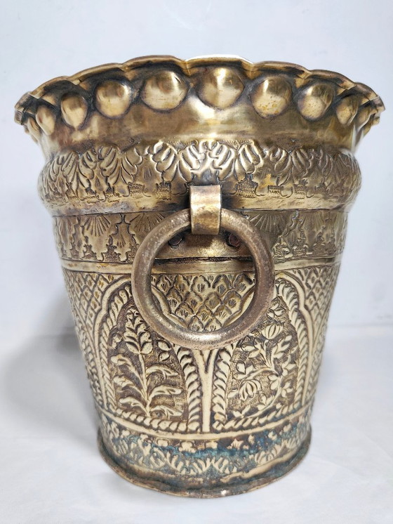 Image 1 of Macetero de bronce. España, década de 1980.