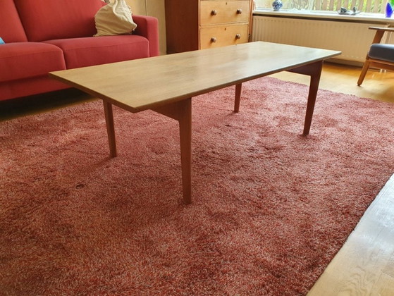 3 Sillones Hans Wegner y Mesa de Centro Tuck – Wool (photo 3 of 16)